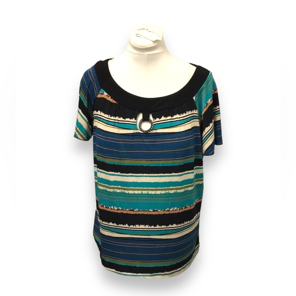 Brannan by Alfred Paquette Women’s Short Sleeve Medallion Cutout Neck Blouse